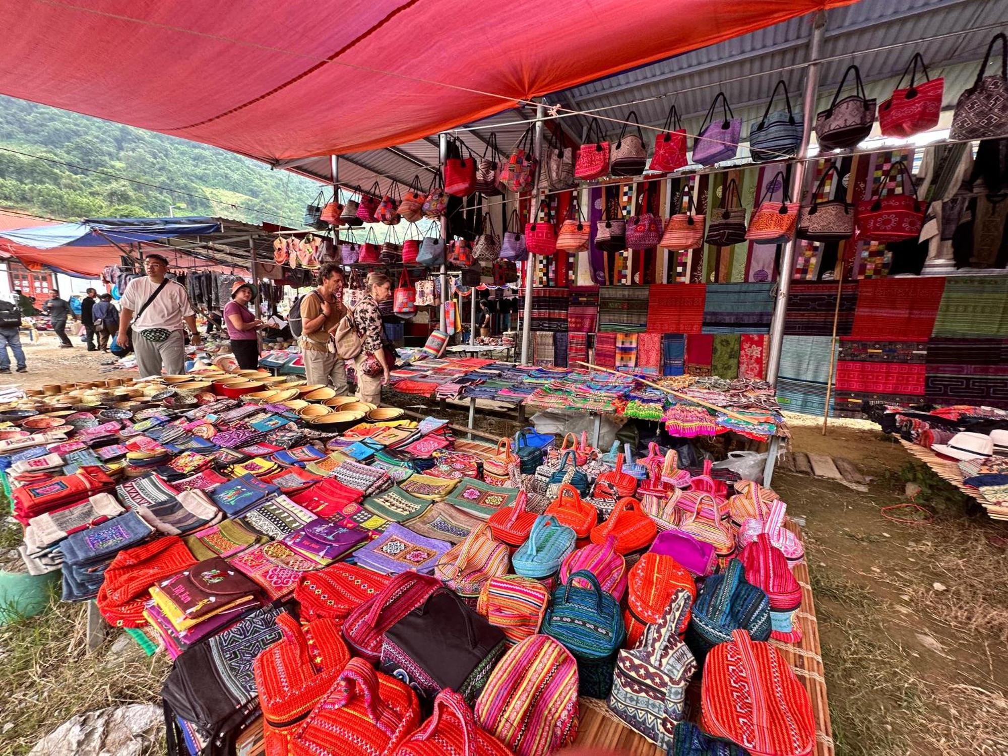 Bac Ha Lodge Retreat Екстериор снимка
